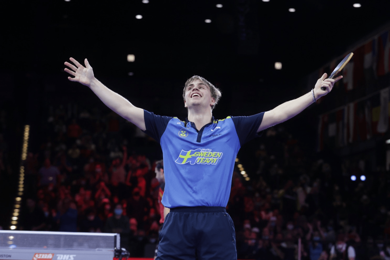 英格兰队鏖战瑞典队，波尔扛起全队