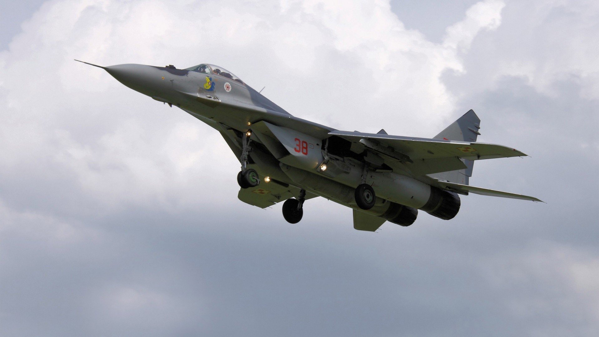 压强之下,苏亚雷斯如何以巨人心脏在决胜舞台碾碎乌克兰