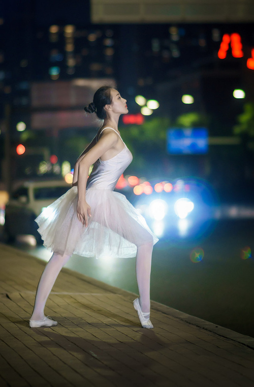 冰火赛道,乔治的炙热方向盘与年度王冠的终极回旋