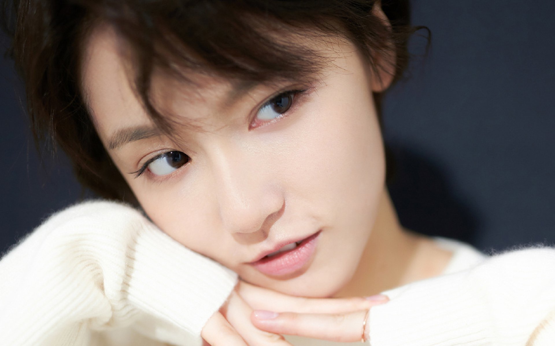 弗拉霍维奇爆发的暗影，利物浦的奥地利式防守哲学如何在双线战场完成锁死？